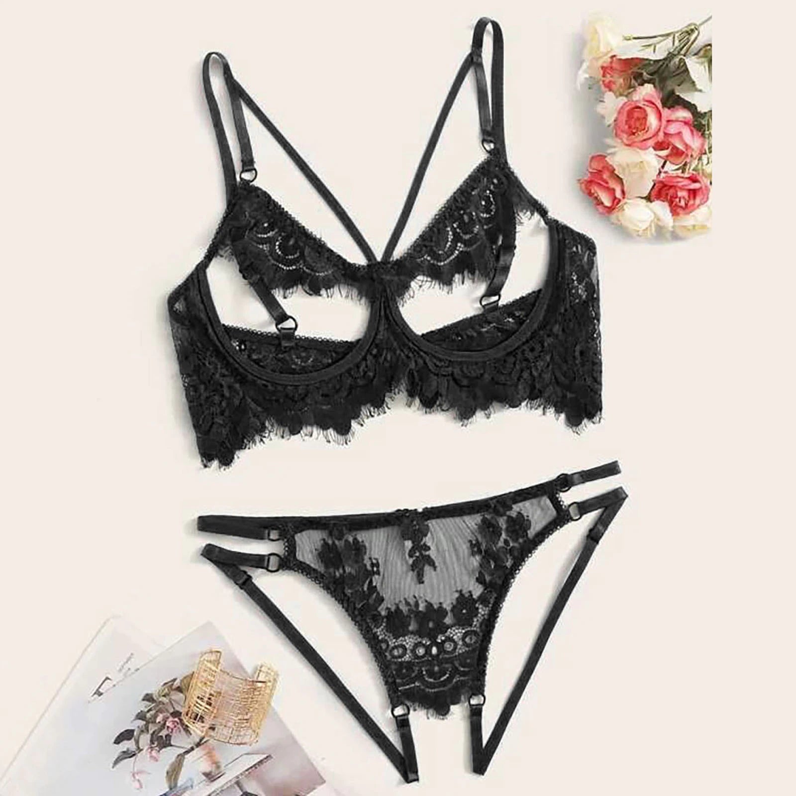 Ensemble de lingerie soutien-gorge sans bonnet découpé G String